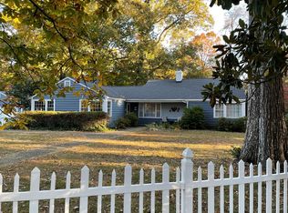 32 Clifton Ave, Kilmarnock, VA 22482