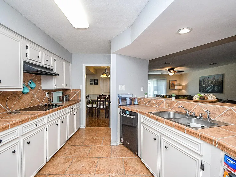 14686 Perthshire Rd #H — Photo 8
