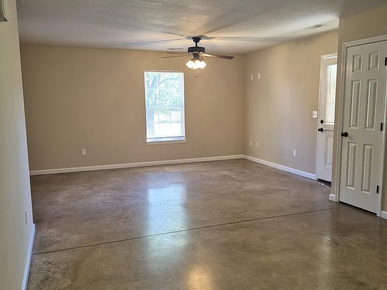 118 N Spruce St #1 — Photo 2