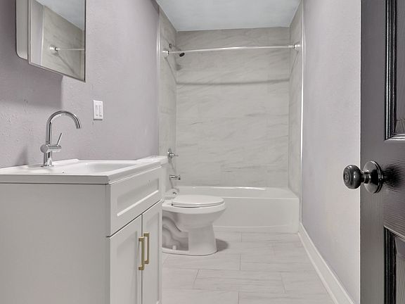 5th image of 833 Fremont St APT 2