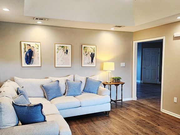 4th image of 815 Kristen Ln