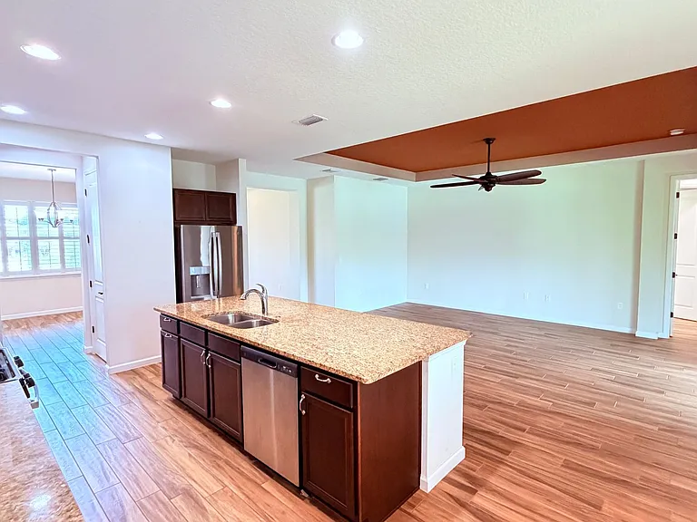1102 S Victoria Hills Dr S — Photo 14