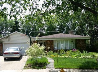 1757 E Cree Ln, Mount Prospect, IL 60056