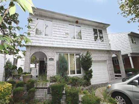 1st image of 260 Whitman Dr