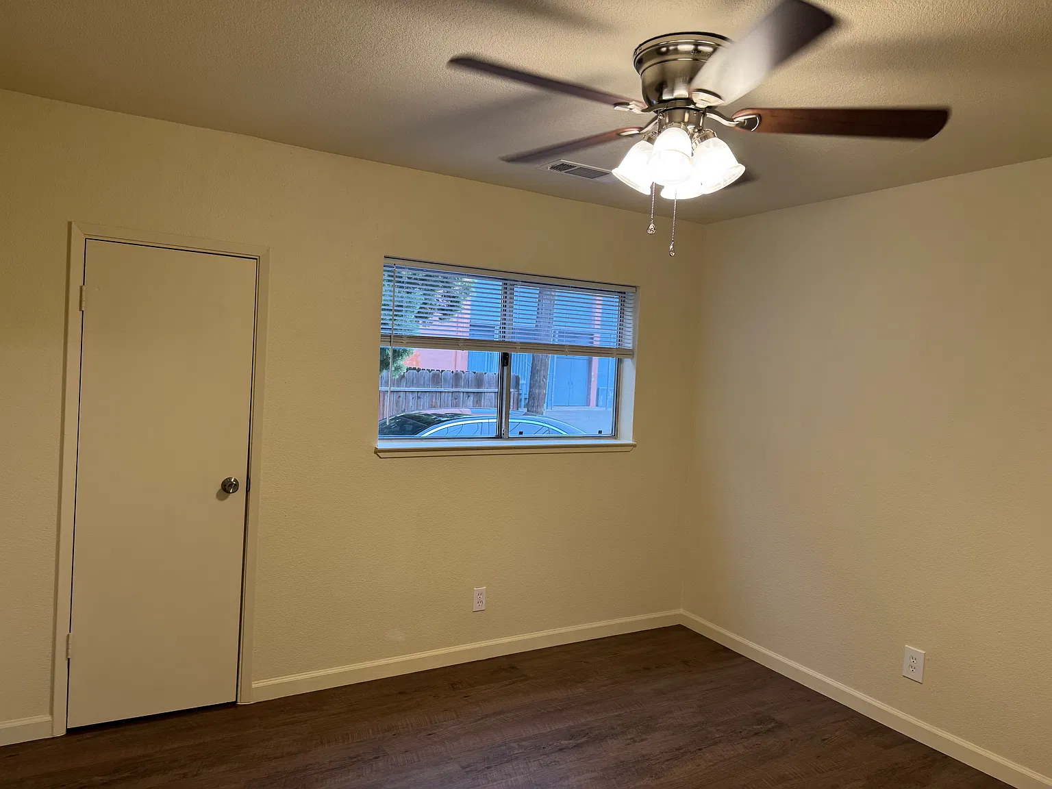 2 bed, 1000 sqft, $1,250 — Photo 3