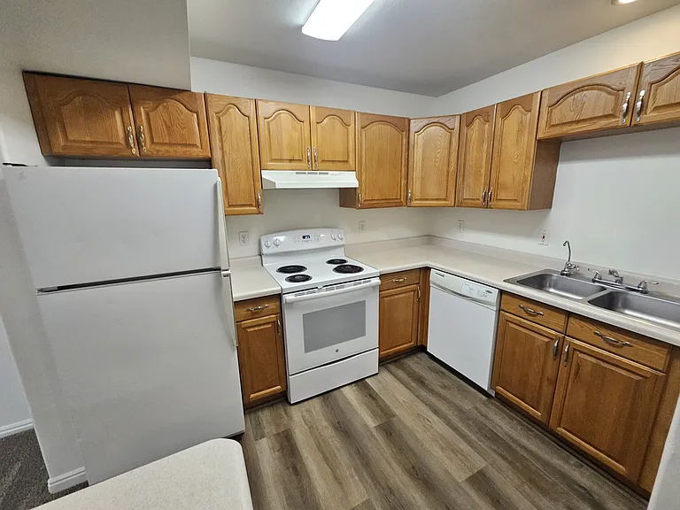121 W 100 N — Photo 3