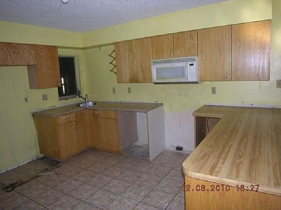3rd image of 3199 Green Acres Ave