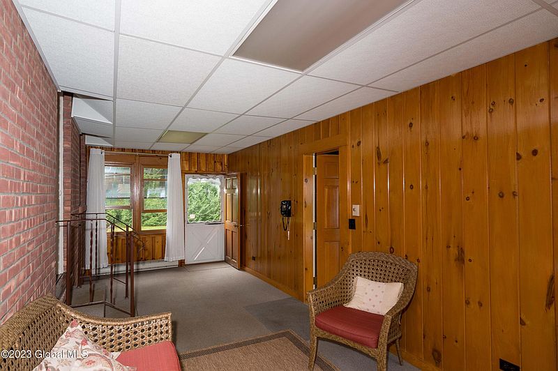 4th image of 29 Glenwood Street