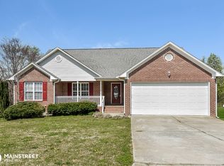 2105 Forest Edge Dr, Greensboro, NC 27406