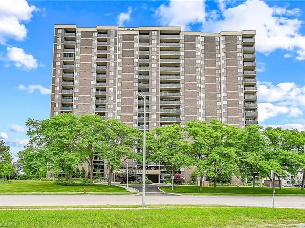 301 Frances Ave #1904, Hamilton, ON L8E 3W6