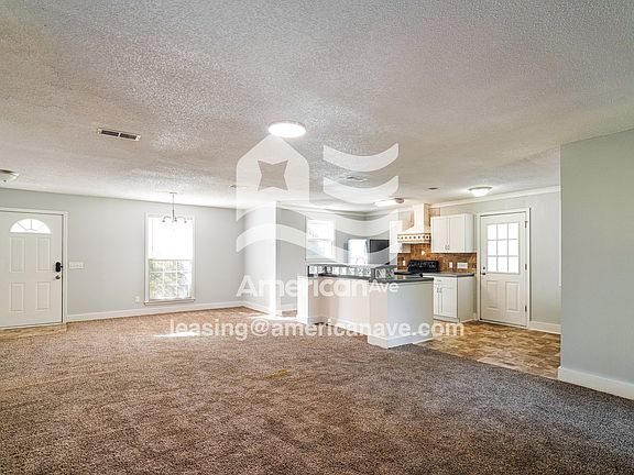 11348_005_living_room_5.jpg