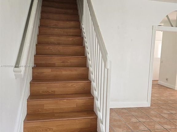 3rd image of 4361 Dogwood Cir #4361