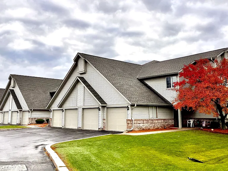 Stone Creek Apartments — Photo 9