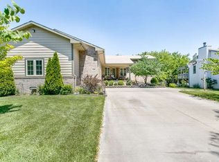 636 E Main St, Valley Center, KS 67147