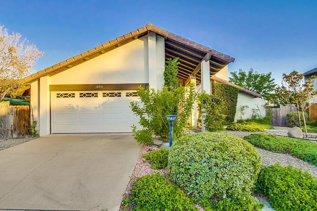 5 bed, 2241 sqft, $5,740 — Photo 1