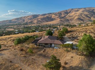 35120 Via Famero Dr, Acton, CA 93510