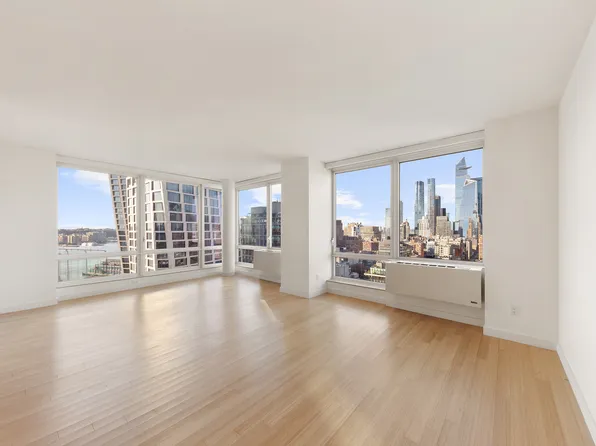 450 West 17th Street image 13 of 18