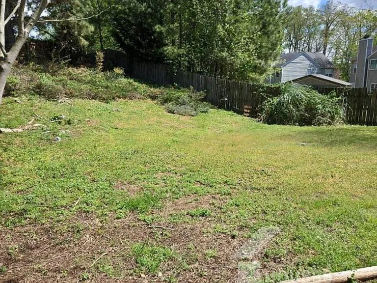210 Stapleford Park Dr — Photo 24