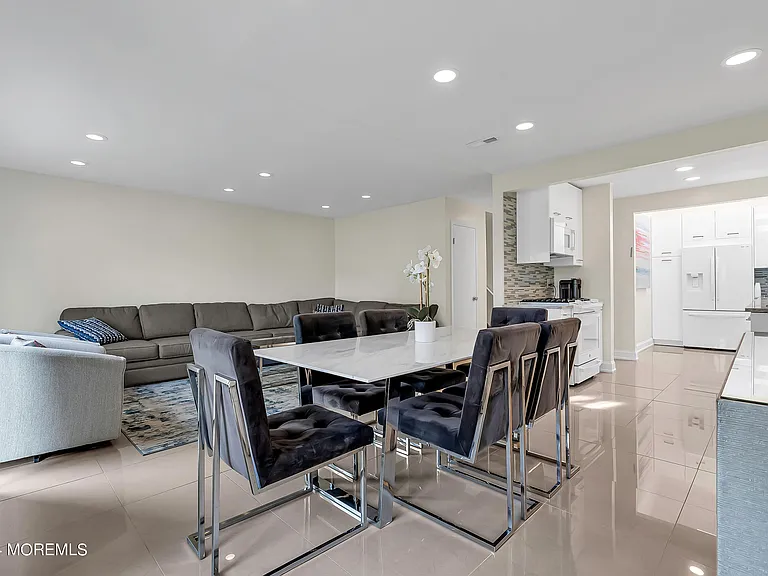 215 W Morgan Ave #13 — Photo 10
