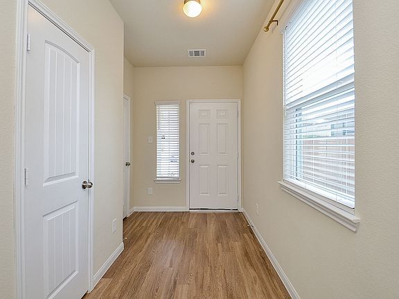 4th image of 5815 Adelaide River Dr