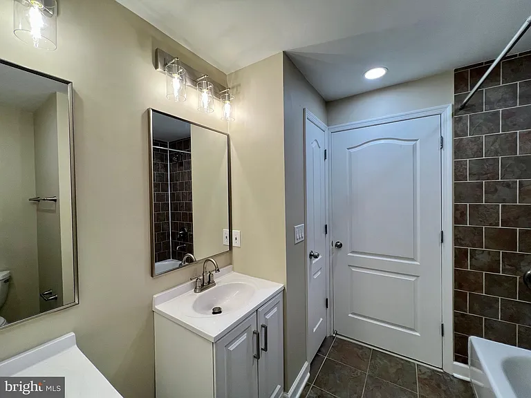 6924 Fairfax Dr #132 — Photo 17