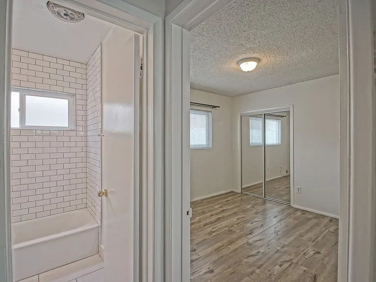 2307 Carnegie Ln — Photo 21