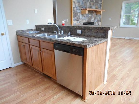3rd image of 1103 Chestnut Grove Dr