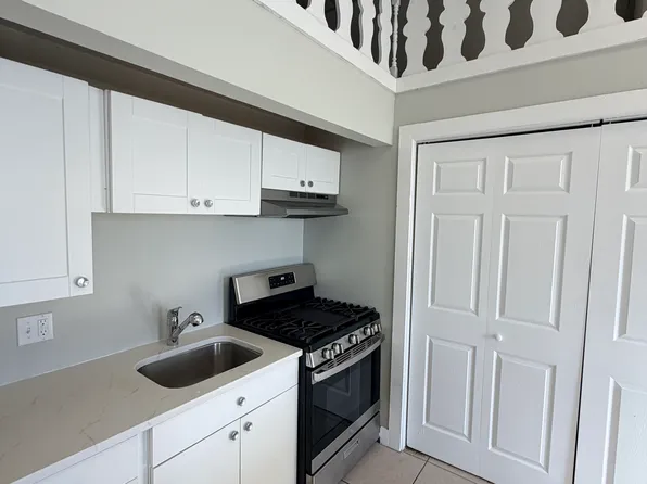 1210 Chapel St, New Haven, CT