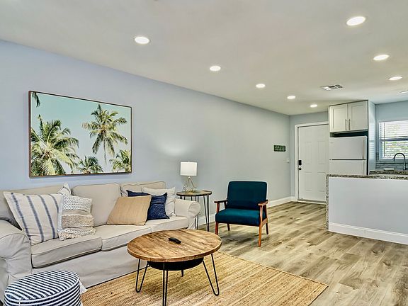 3rd image of 1167 Buttonwood Ln #2