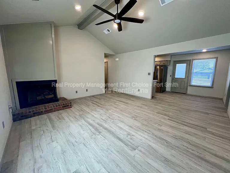 1709 Brooken Hill Dr — Photo 12
