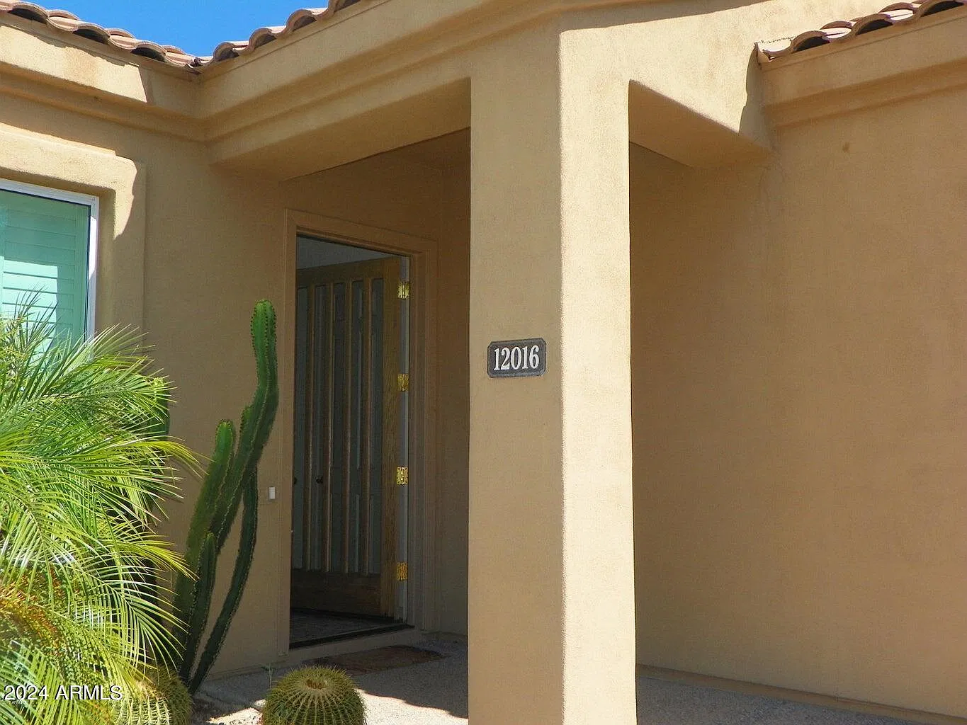 4 bed, 2.0 bath, 2717 sqft, $3,450 — Photo 3