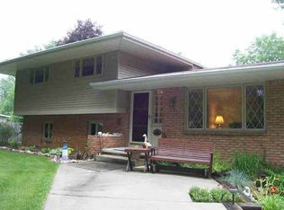 6494 Valleybrook Dr, Lambertville, MI 48144