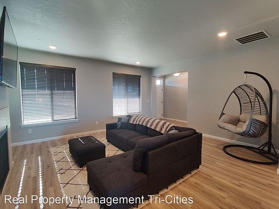 4th image of 2499 Brodie Ln