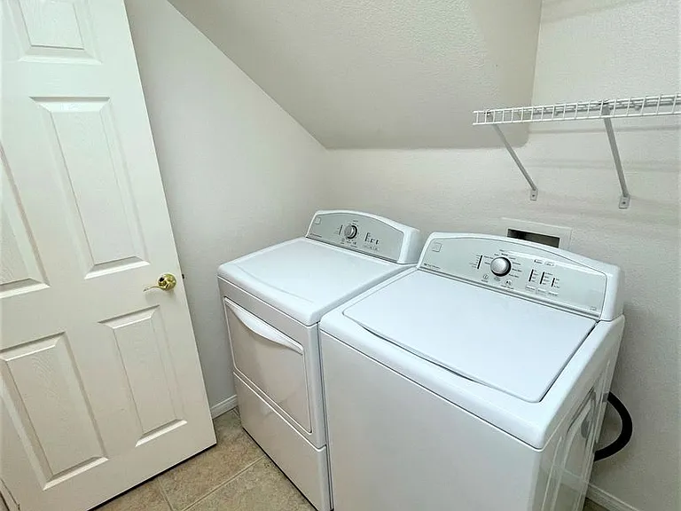 10595 Salmon Leap St — Photo 14