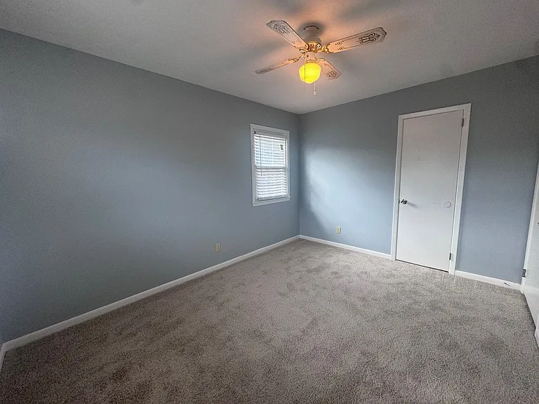 908 Rochester Dr — Photo 17