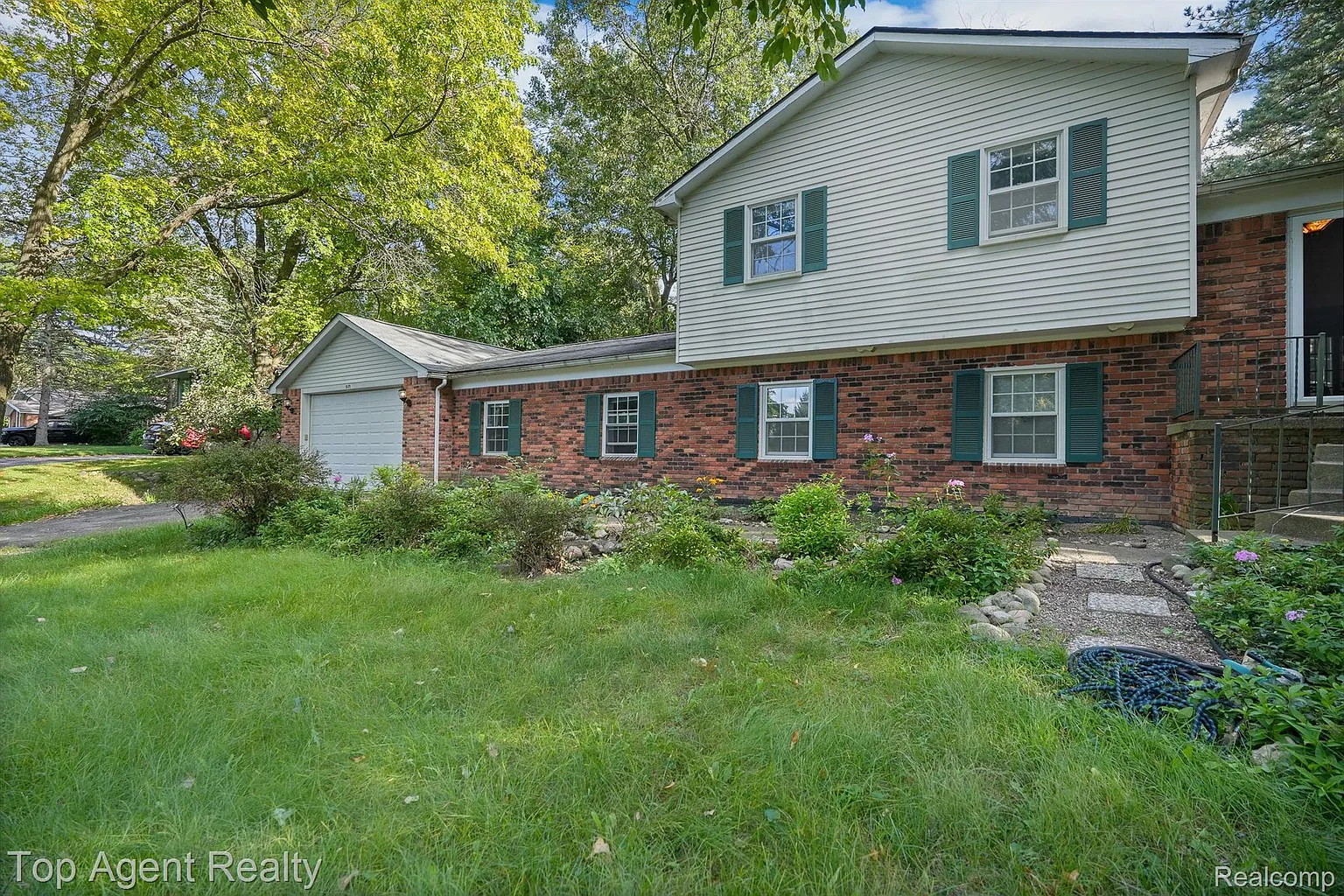5171 Greenview Dr photo 1