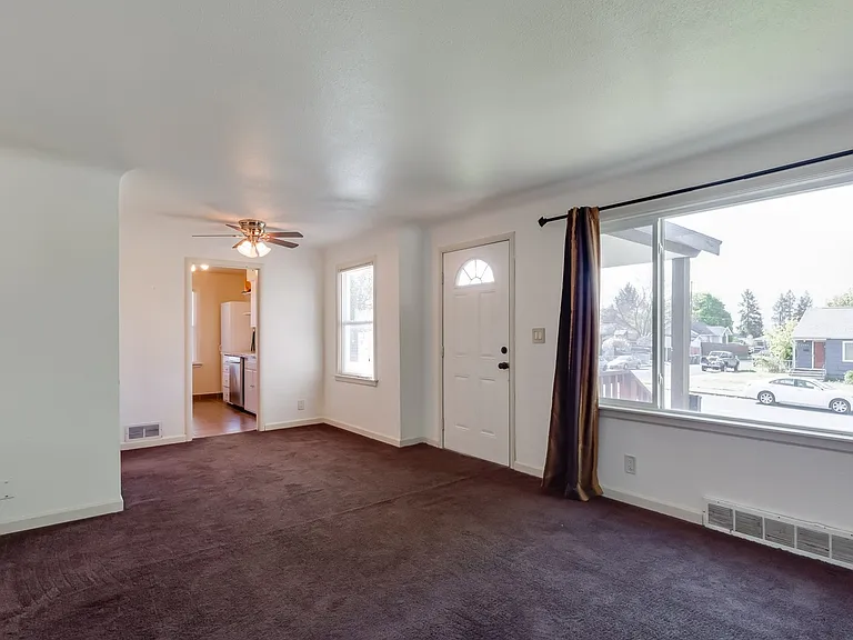 1504 W Kiernan Ave — Photo 10