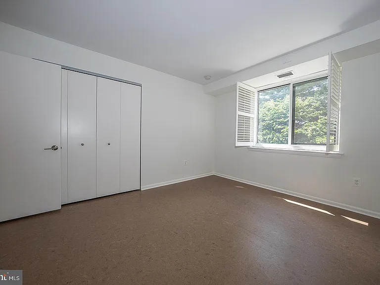 1640 Oakwood Dr #W-216 — Photo 33