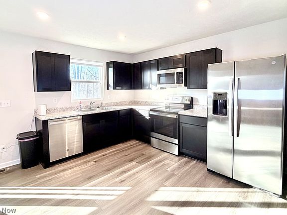 4th image of 153 Raintree Ln