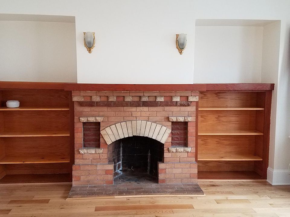1st image of 471 21st Ave