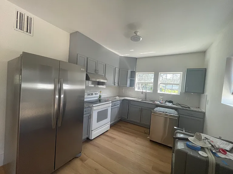 638 W Main St — Photo 4