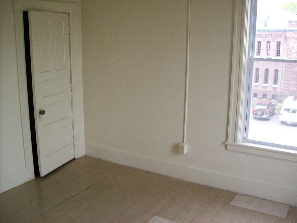 2nd image of 342 Lincoln St Unit 305