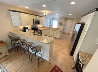 2032 Chrystal Ridge Dr, Traverse City, MI 49686