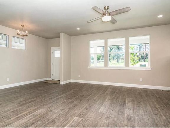 3rd image of 20478 Murphy Rd