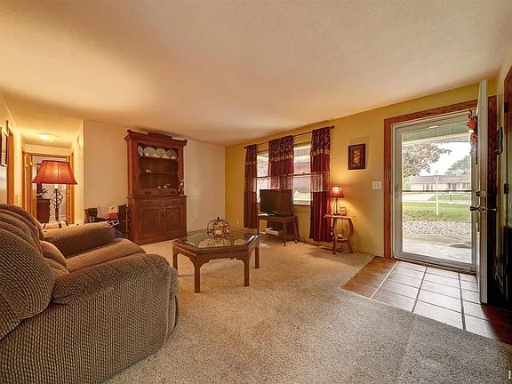 4th image of 1715 Woodview Dr