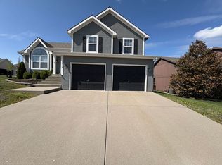 10718 N Lane Ave, Kansas City, MO 64157