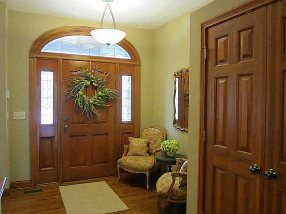 2nd image of 2880 Kensington Ct