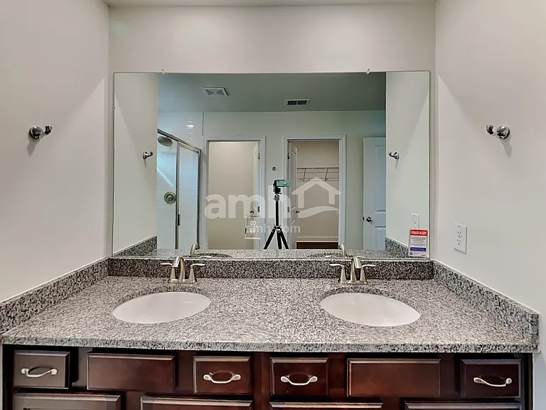 556 Summit View Ln — Photo 9