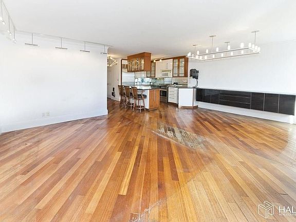 5th image of 300 E 59th St APT 3407