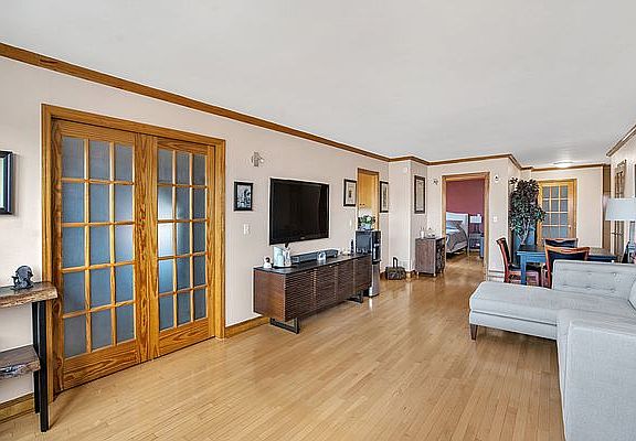 4th image of 3 Sheridan Sq APT 10C